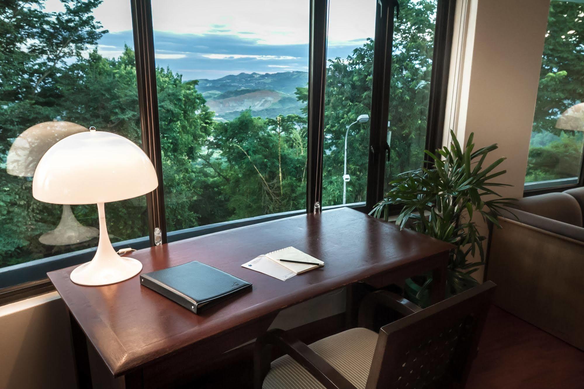 Eugenio Lopez Center Hotel Antipolo Bagian luar foto