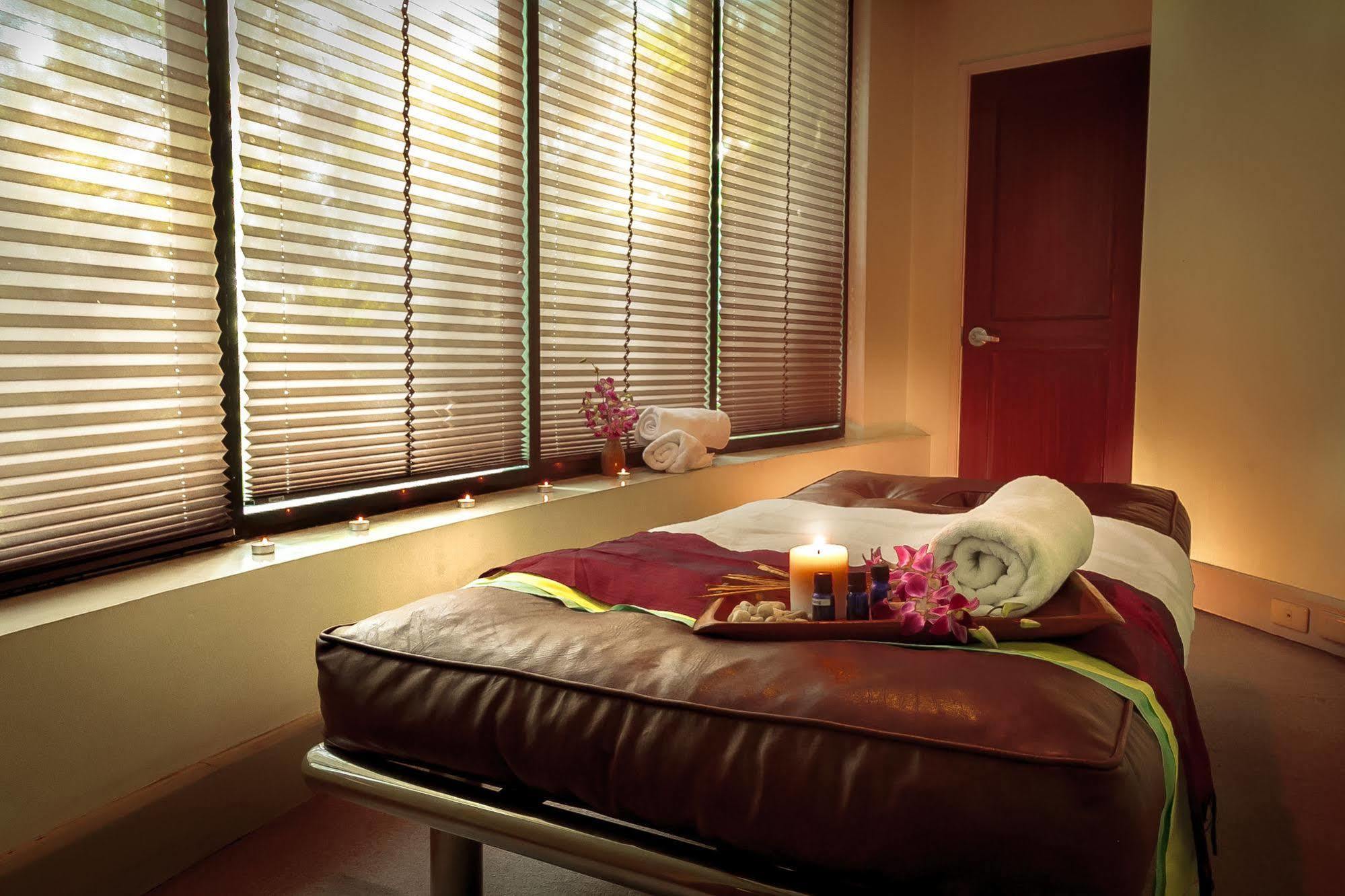 Eugenio Lopez Center Hotel Antipolo Bagian luar foto
