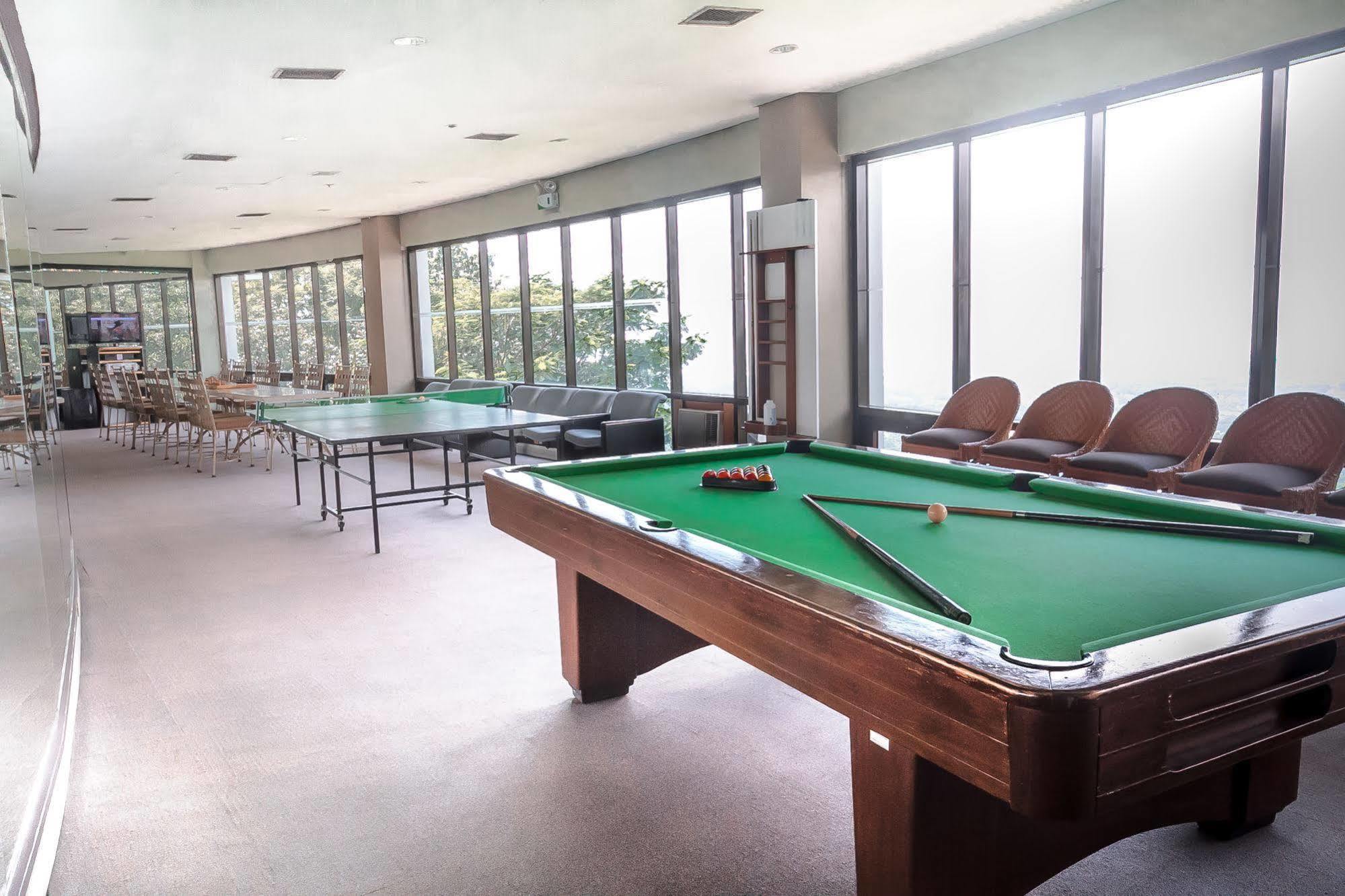 Eugenio Lopez Center Hotel Antipolo Bagian luar foto