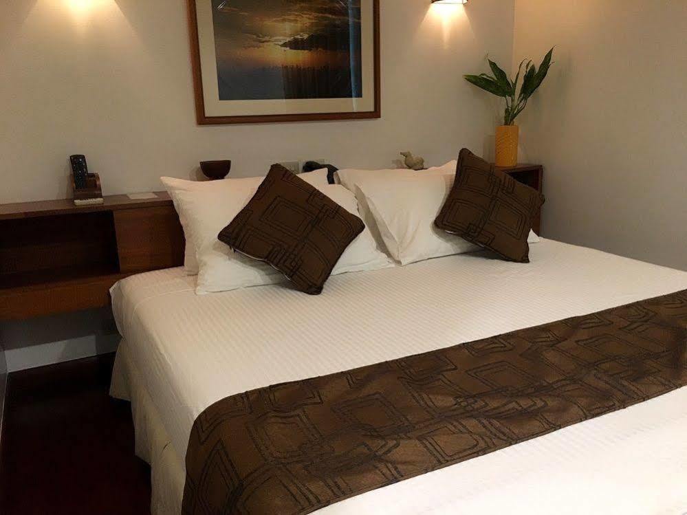 Eugenio Lopez Center Hotel Antipolo Bagian luar foto